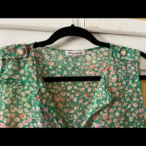 Faith and joy sheer tank blouse - Picture 3 of 4